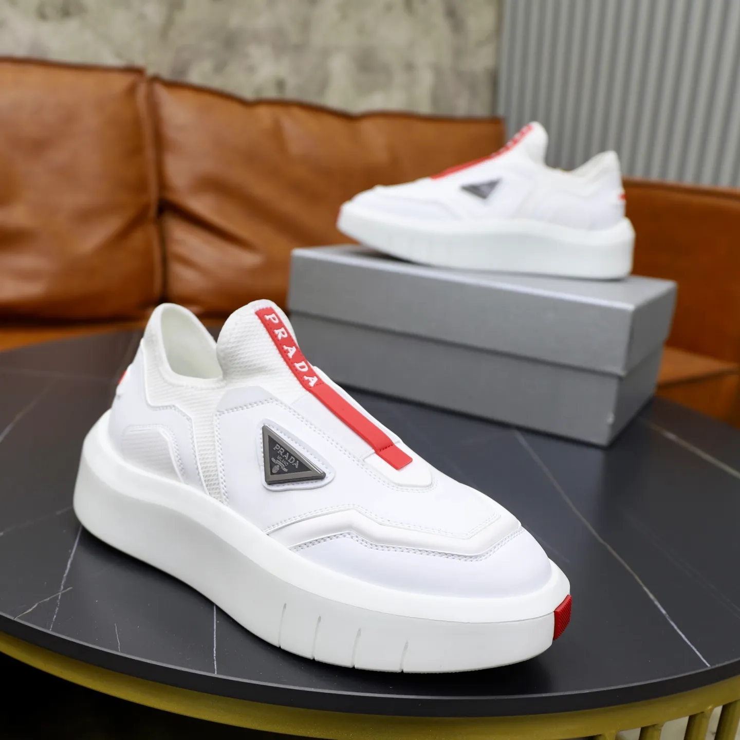 Men's shoes: 620💰🙅‍♂️🙅‍♂️🙅‍♂️ Brand: PRADA Standard code: 38–44 (45 can be customized) Level: Same as the official website Material: Original cowhide fabric Comfortable sheepskin lining Lightweight wear-resistant outsole Style category: Men's fashionable casual shoes and boots Running sneakers Distinguished luxury brand elements Top luxury Color: actual picture color